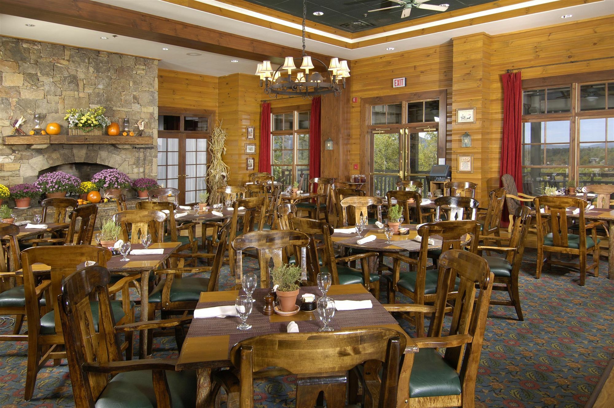 Young Harris Brasstown Valley Resort & Spa מסעדה תמונה